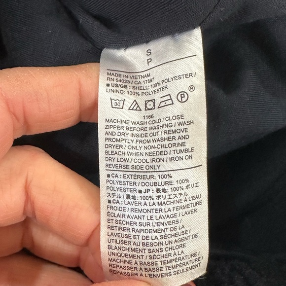 Men’s banana republic navy blue Sherpa half zip pullover. Size small. NWT. - Picture 6 of 6